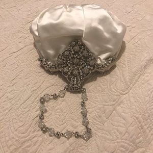 Delicate hand purse